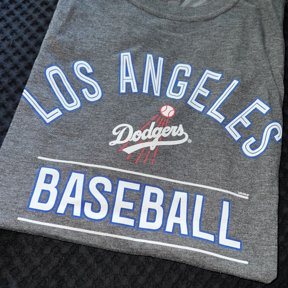 GENUINE MERCHANDISE MEN’S LOS ANGELES DODGERS BASEBALL SHORT SLEEVE SHIRT - Picture 2 of 3